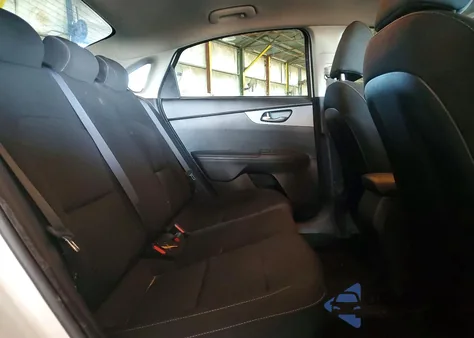 2021 Kia Forte Fe z USA, uszkodzony, nr VIN 3KPF24AD1ME332913